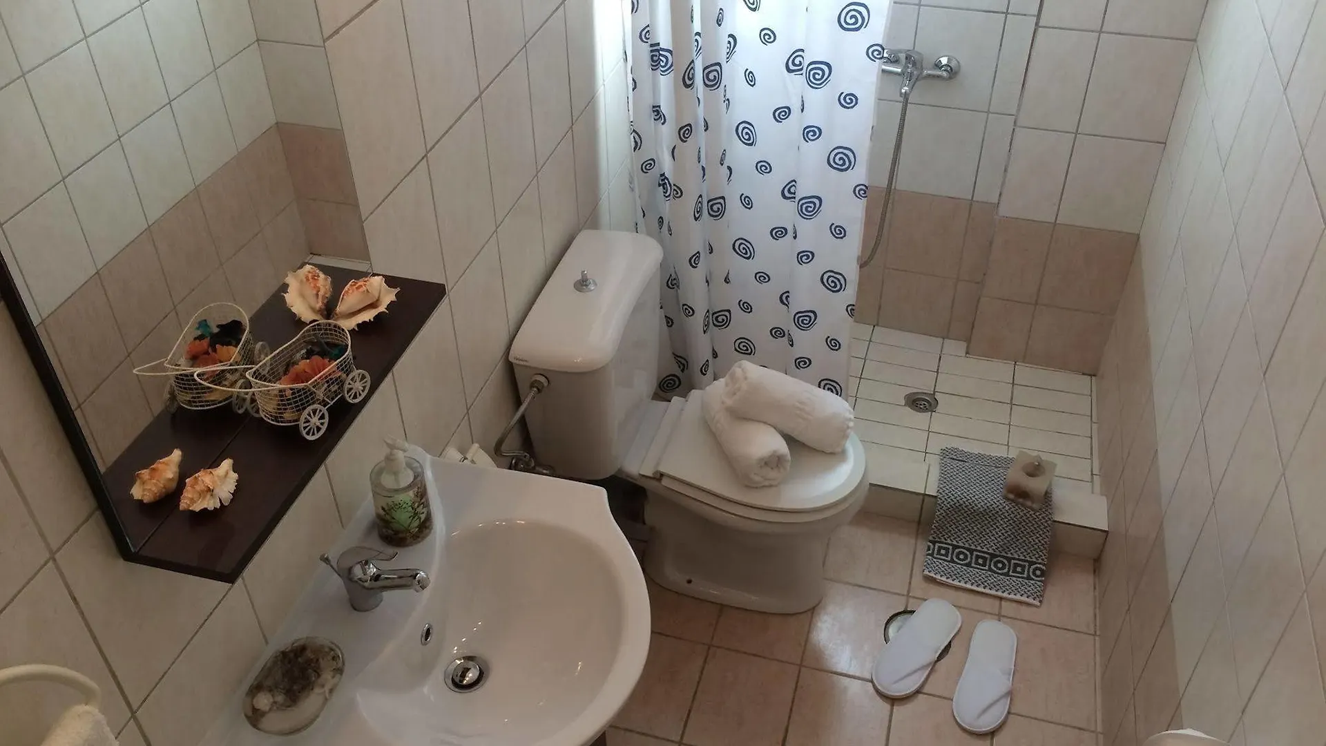Sunny Studios Svoronata Hotel