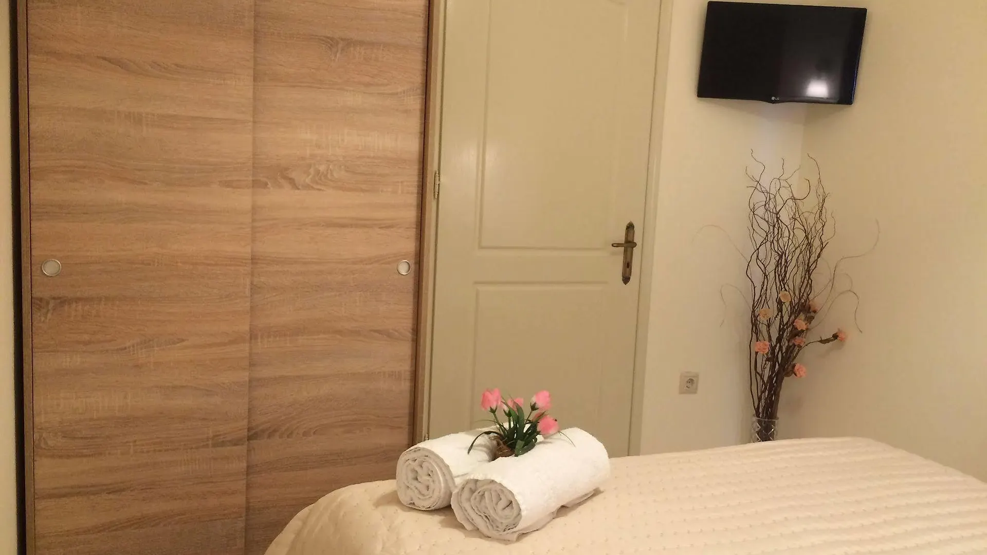 Hotel Sunny Studios Svoronata